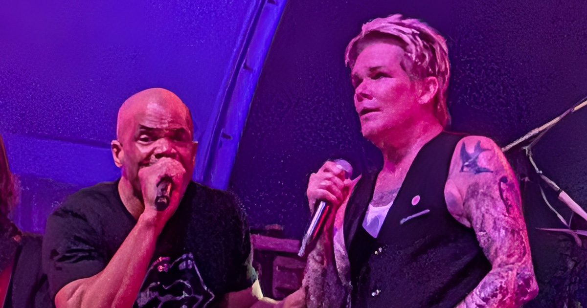 DMC and Mark McGrath sing Fight For Your Right to Party